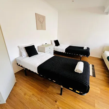 High Standard In Campo De Ourique, Close To Attractions Хостел Лиссабон