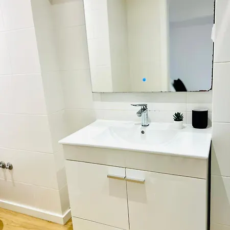 Хостел High Standard In Campo De Ourique, Close To Attractions Лиссабон